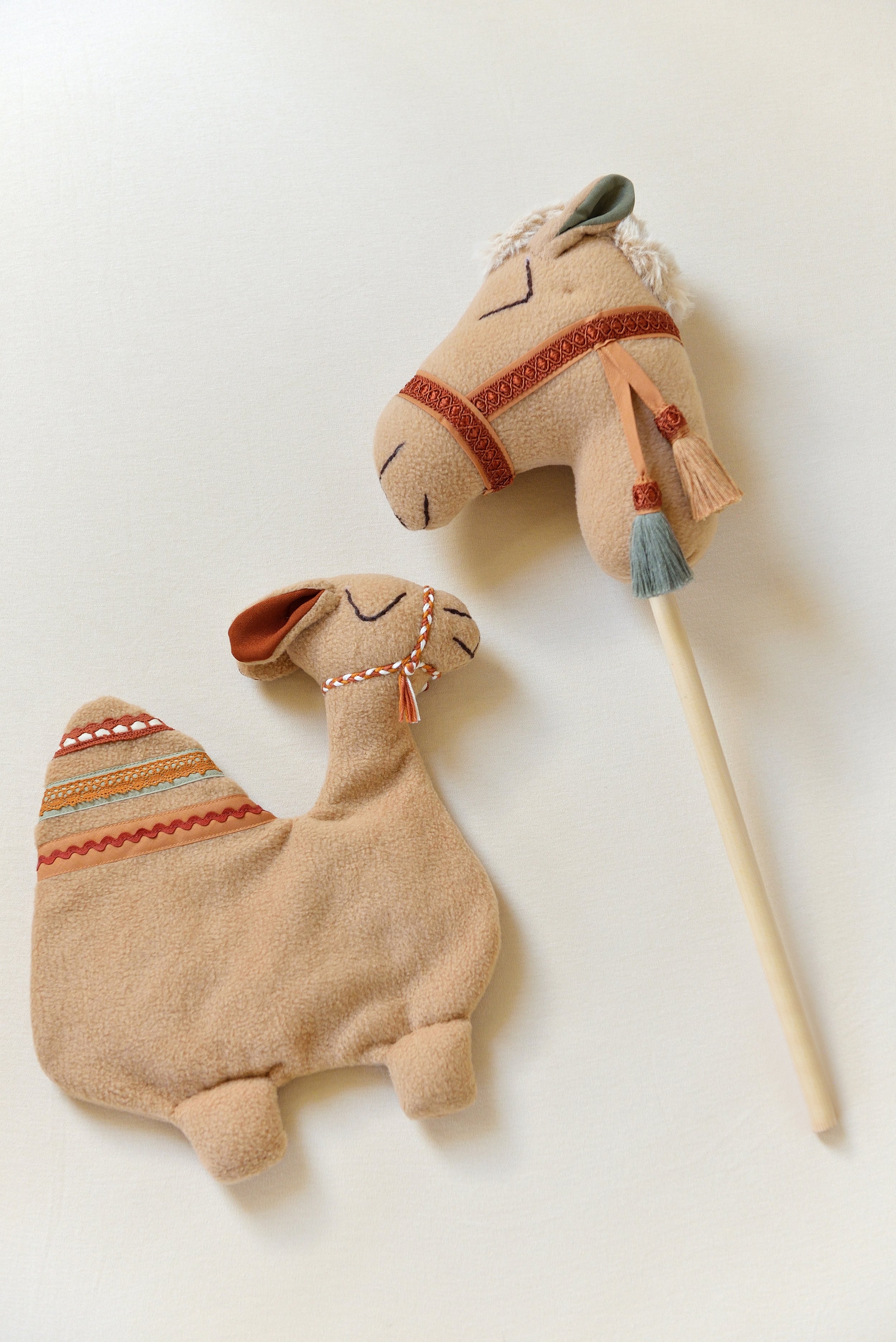 Camel Pretend Set