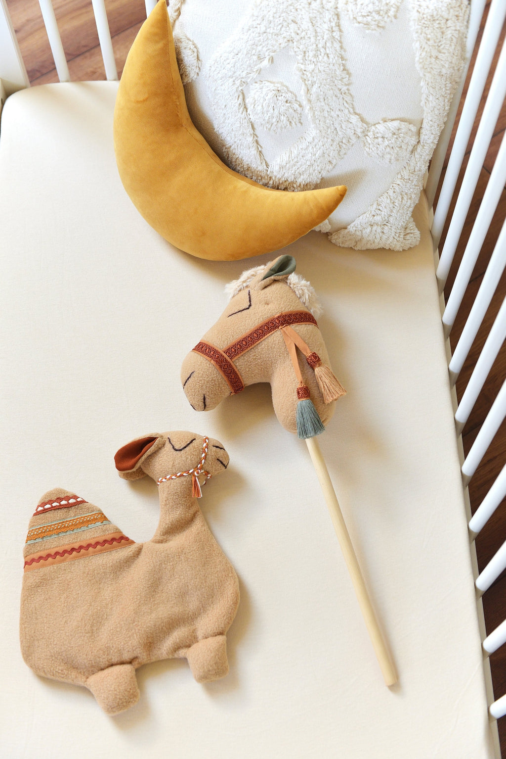 Camel Pretend Set