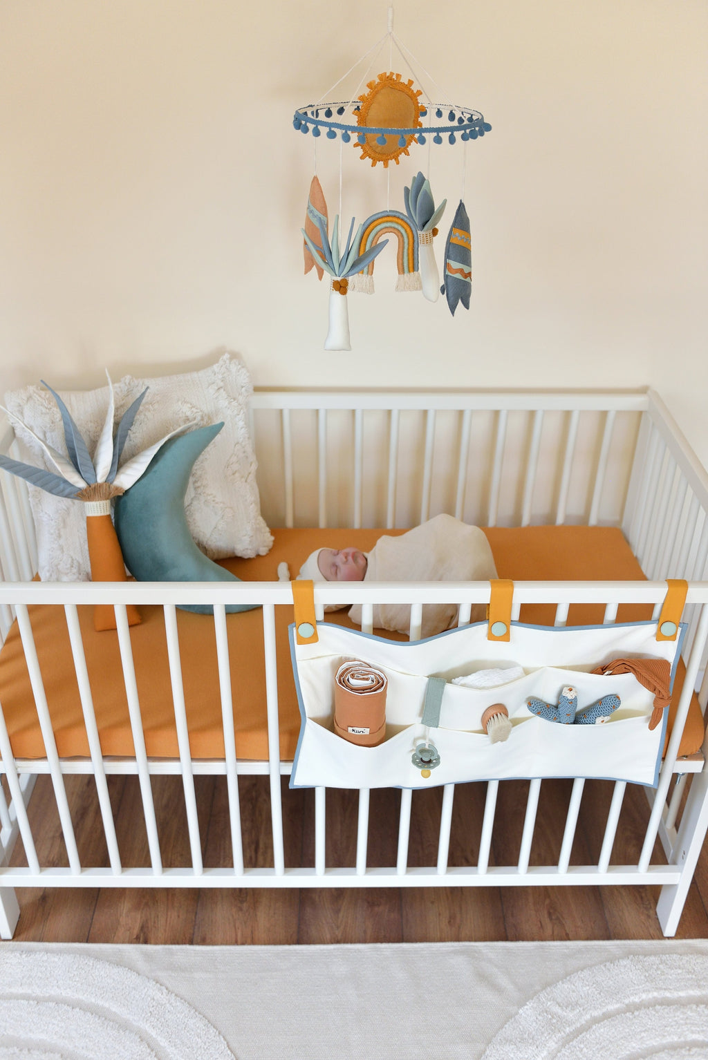 Offwhite Crib Organizer