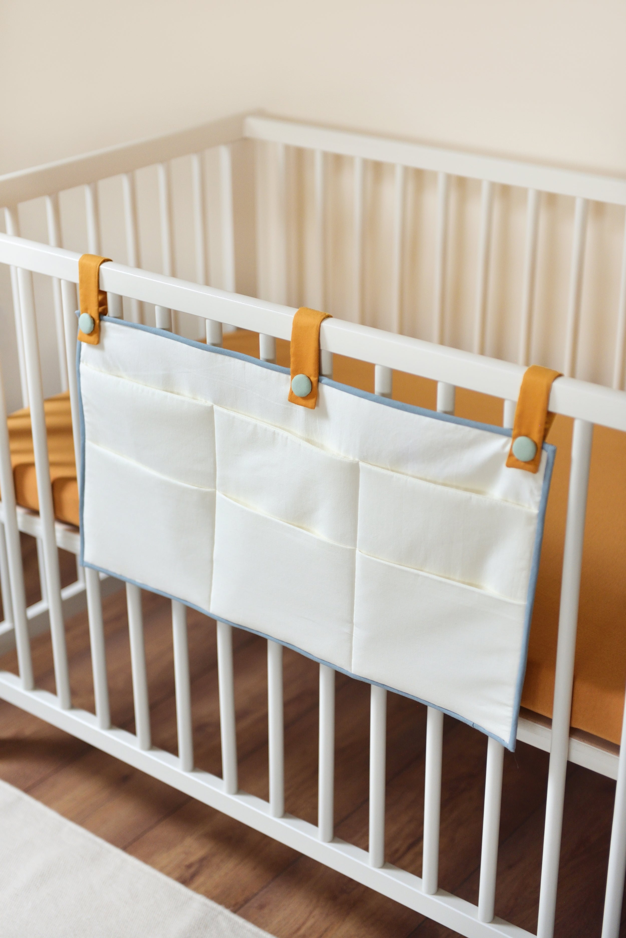 Offwhite Crib Organizer