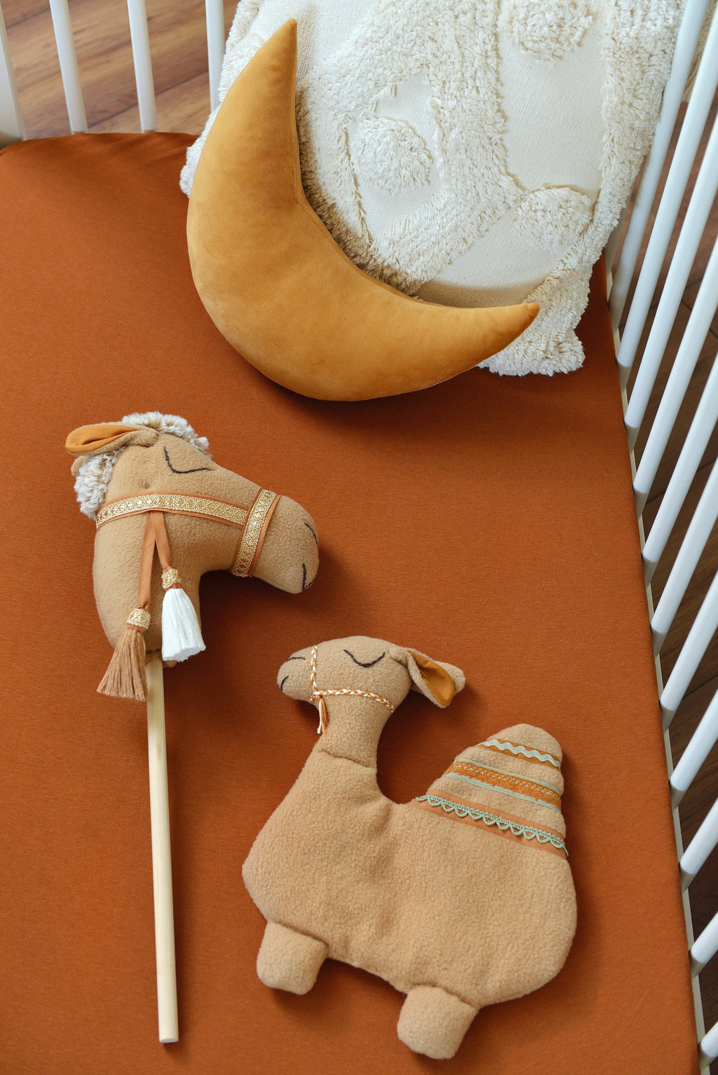 Camel Pretend Set