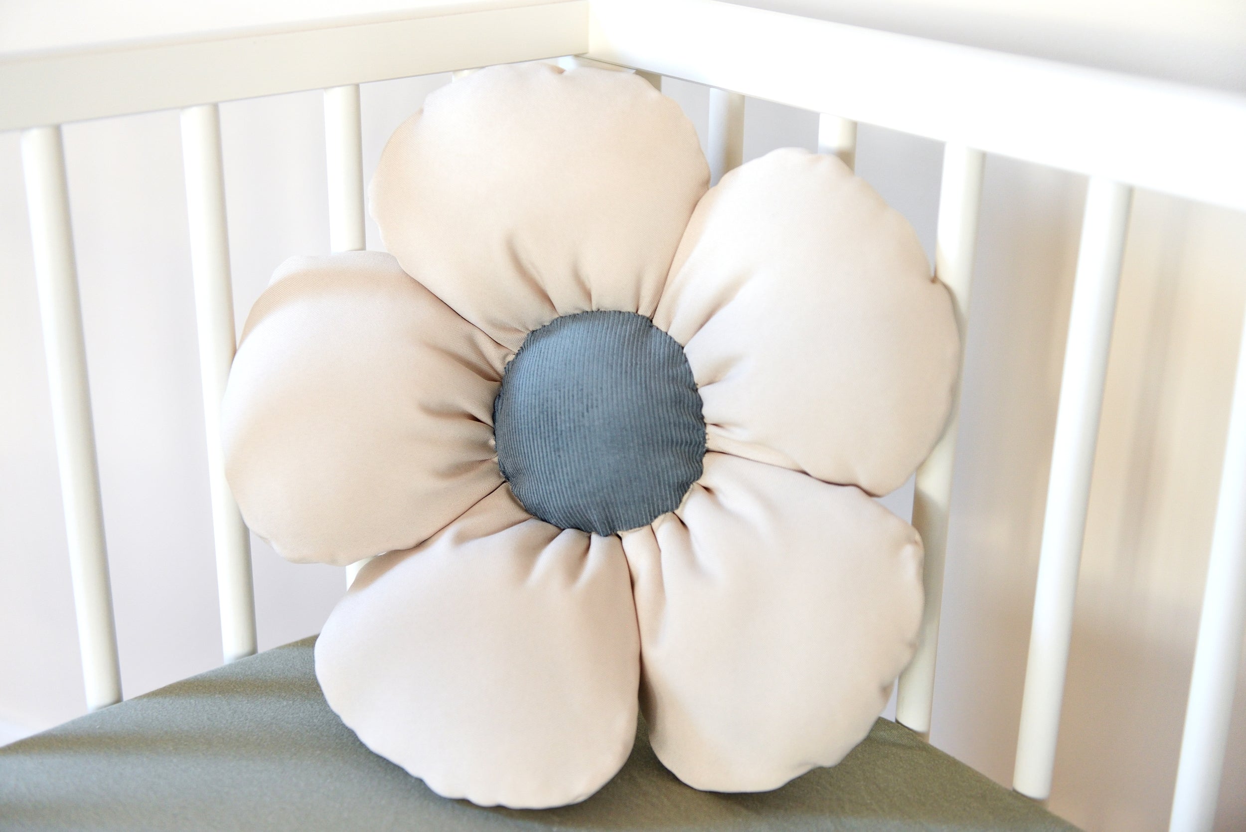 Daisy Decor Pillow