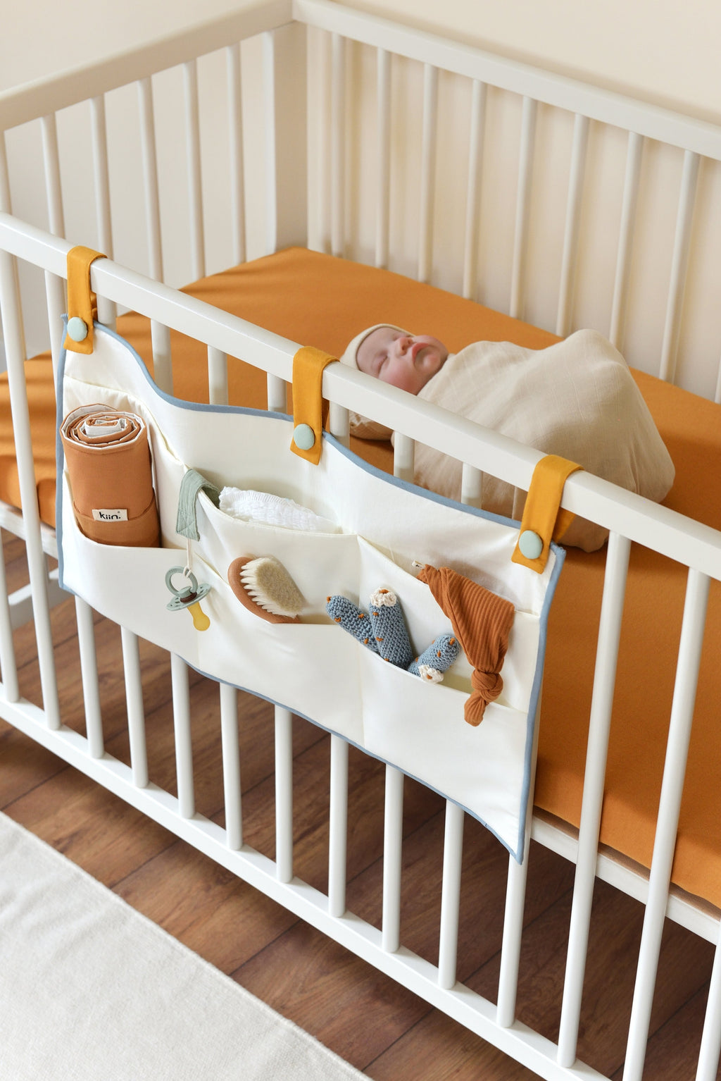Offwhite Crib Organizer