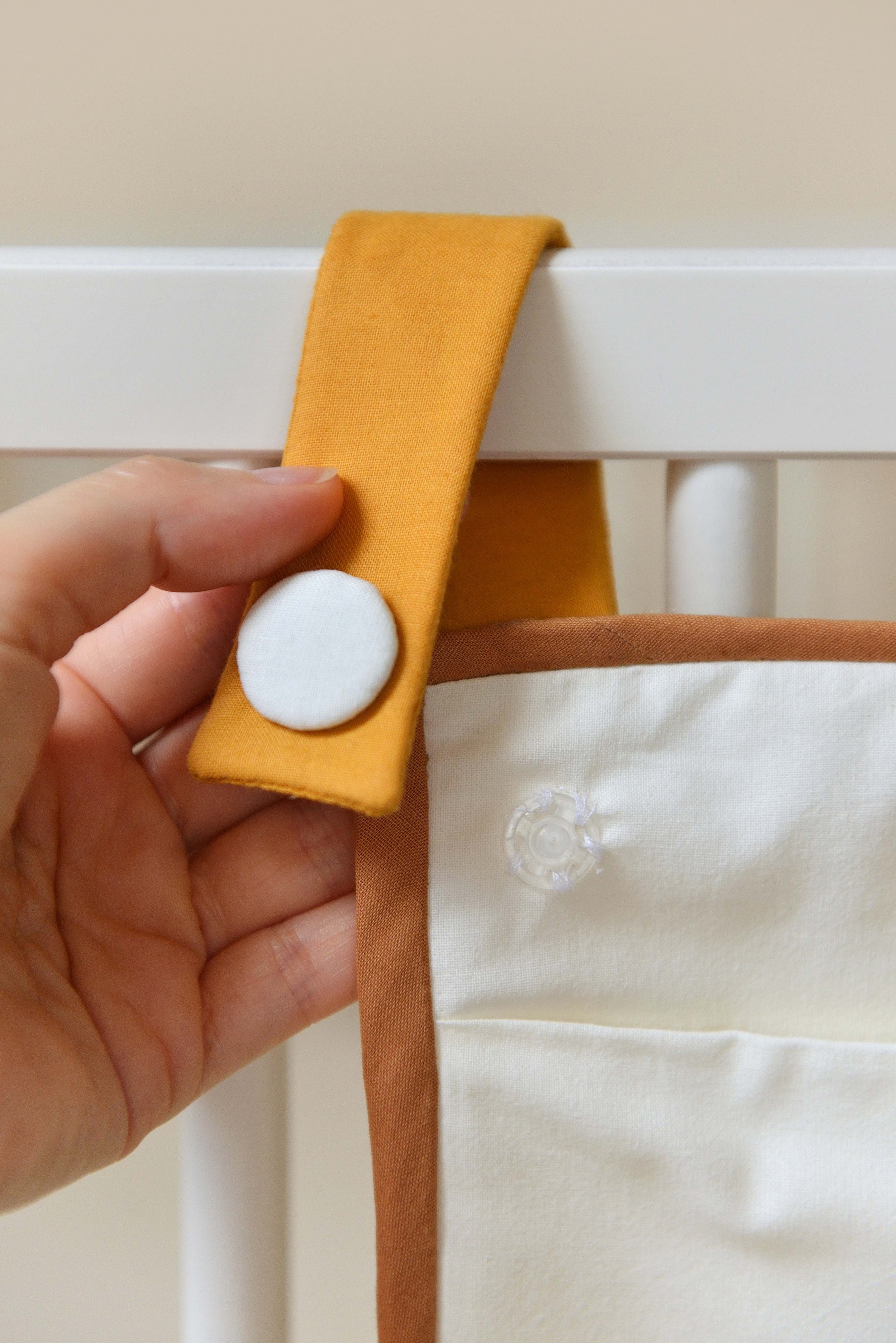 Offwhite Crib Organizer
