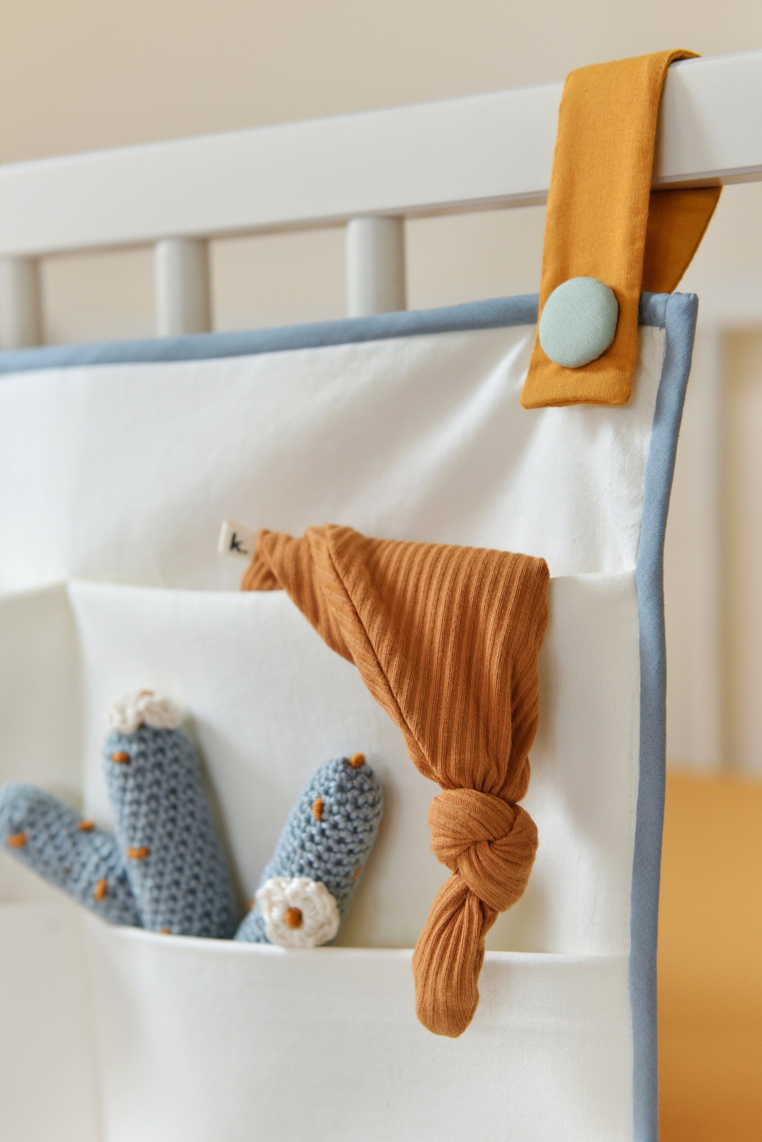 Offwhite Crib Organizer