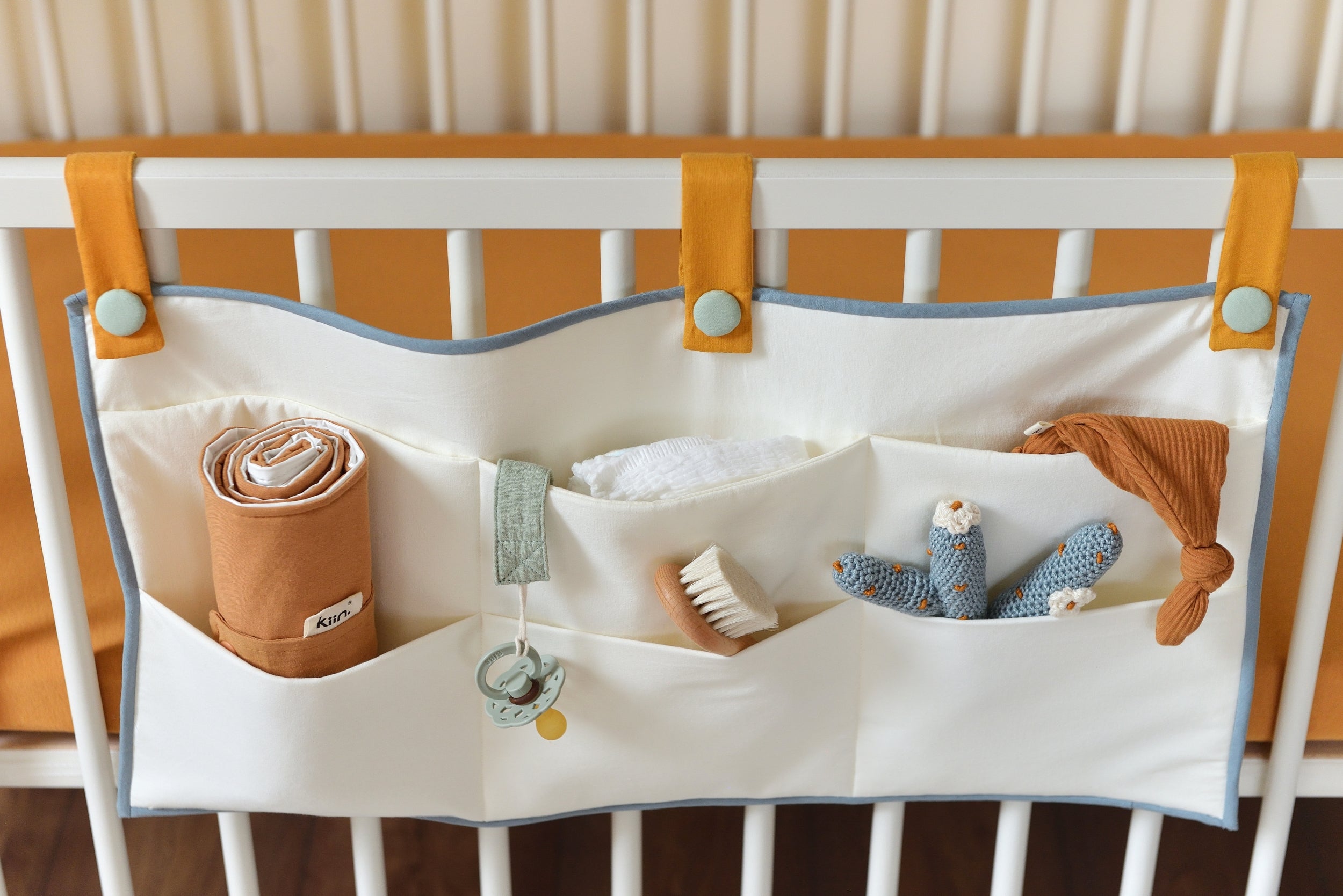 Offwhite Crib Organizer